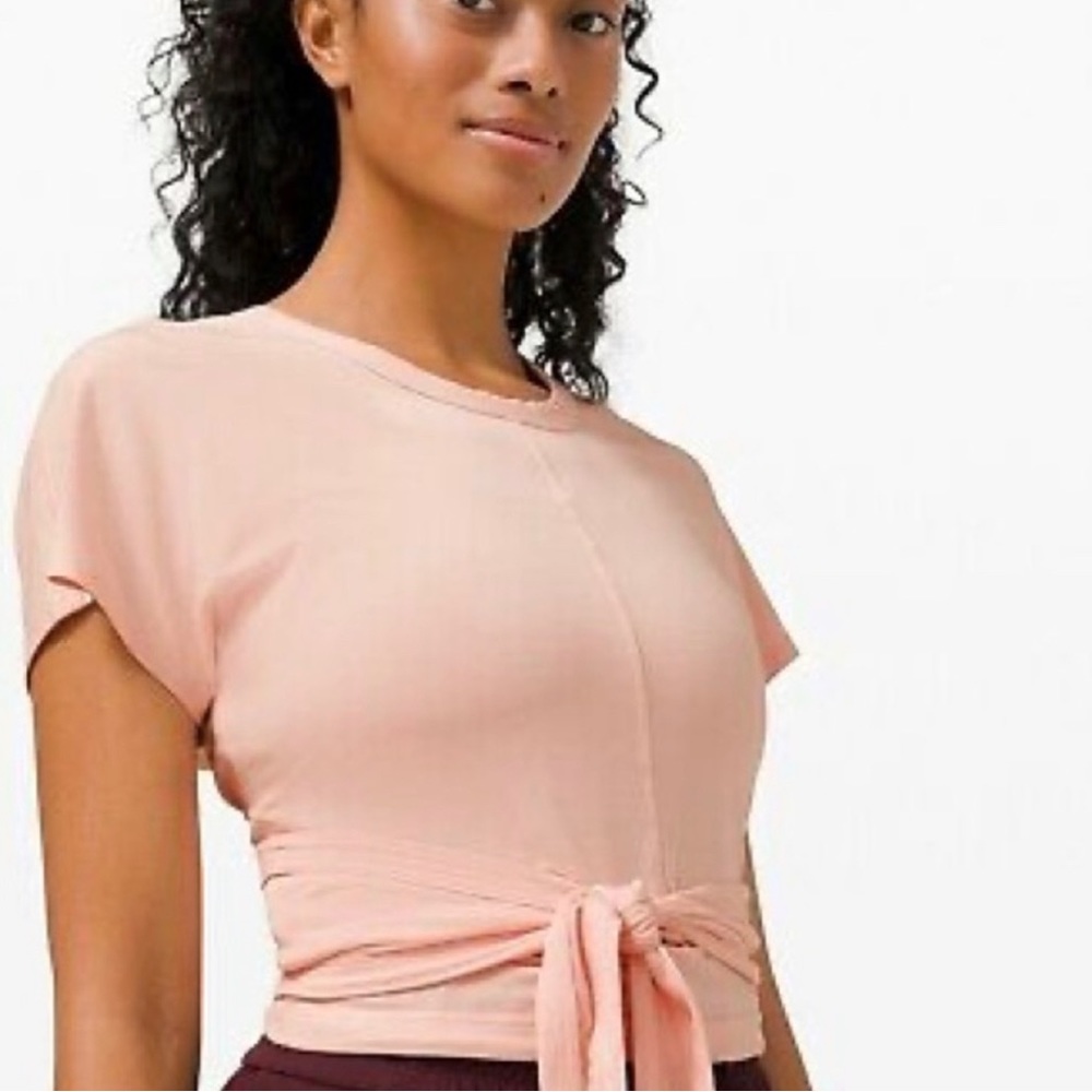 Lululemon athletica “its a tie” wrap crop top, light pink, size medium/6
